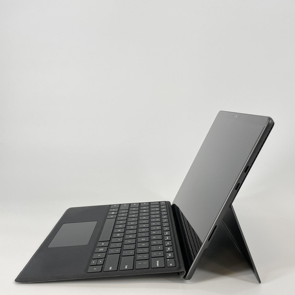 Microsoft Surface Pro 8 13 Black WiFi 3.0 GHz Intel Core i7 11th Gen.