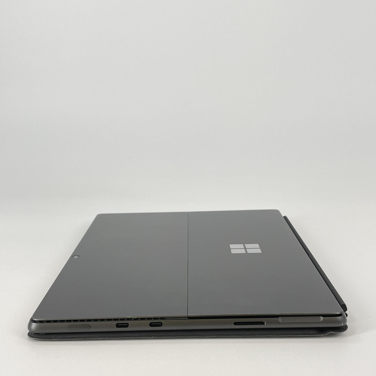Microsoft Surface Pro 8 13 Black WiFi 3.0 GHz Intel Core i7 11th Gen.
