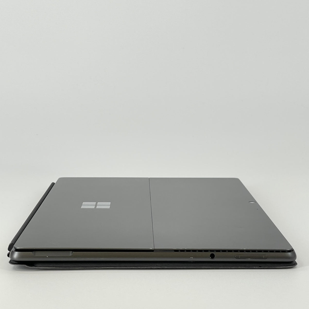 Microsoft Surface Pro 8 13 Black WiFi 3.0 GHz Intel Core i7 11th Gen.