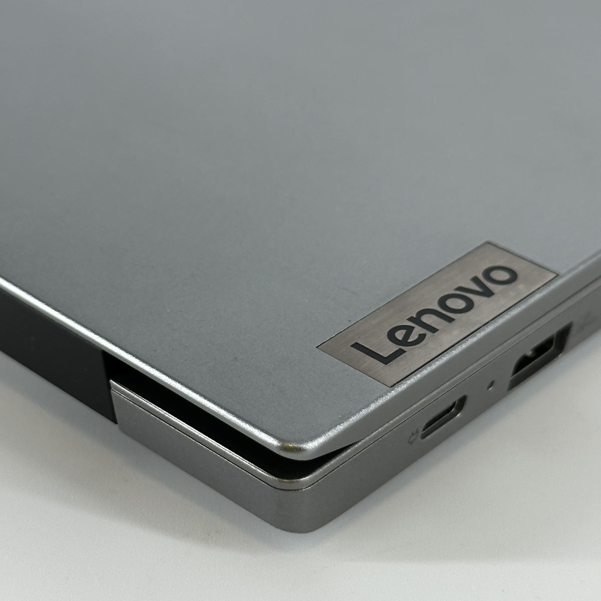 Lenovo ThinkPad E15 Gen 4 Silver 2.0 GHz AMD Ryzen 7 5825U 16GB RAM