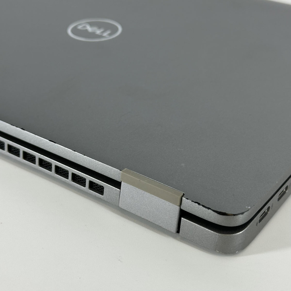 Dell Latitude 5320 13.3 Gray 2.6 GHz Intel Core i5 11th Gen. 8GB RAM