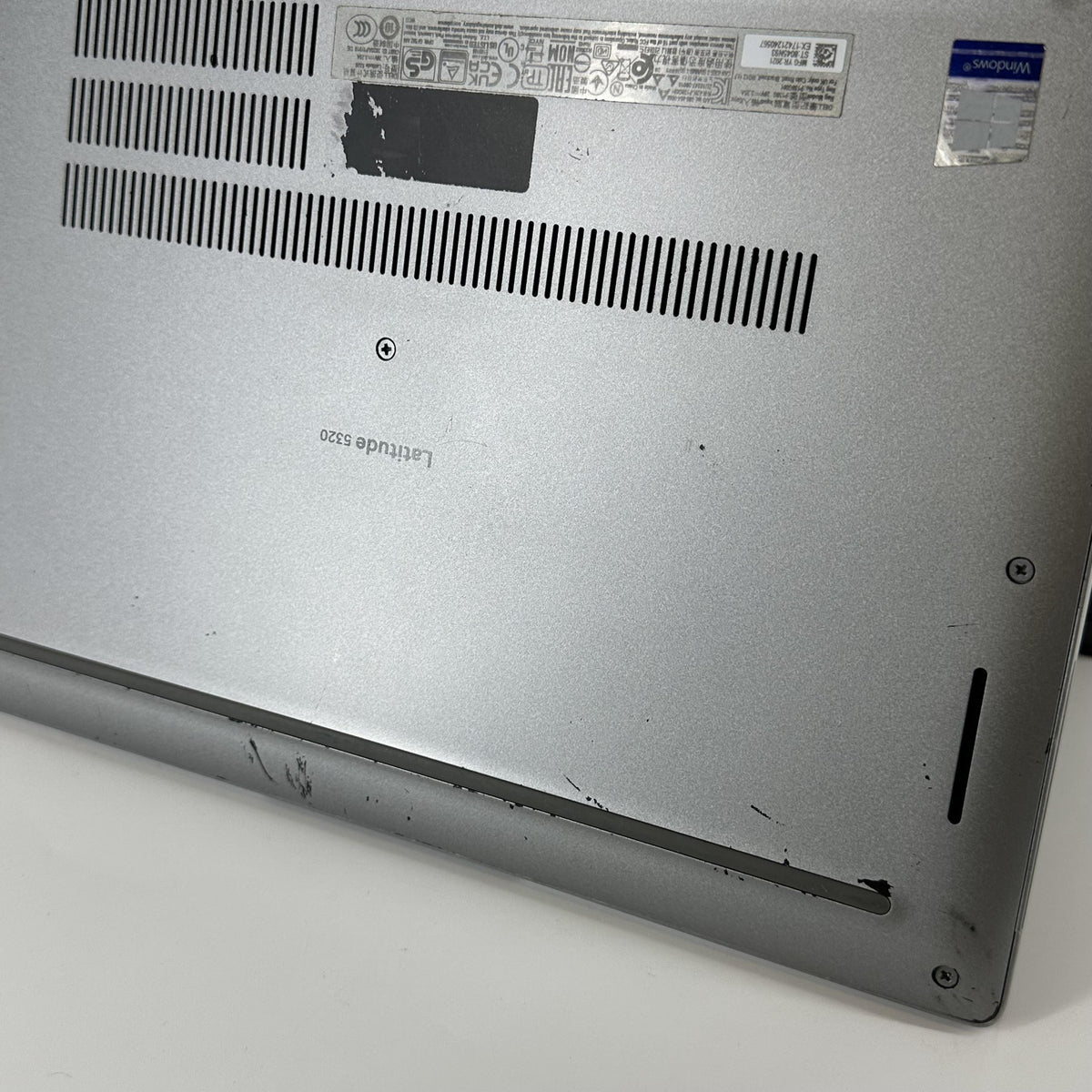Dell Latitude 5320 13.3 Gray 2.6 GHz Intel Core i5 11th Gen. 8GB RAM
