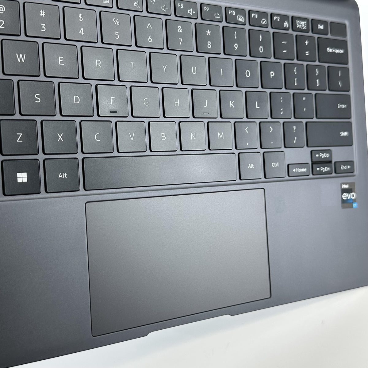 Samsung Galaxy Book2 360 13.3 Graphite WiFi 2.5 GHz Intel Core i7