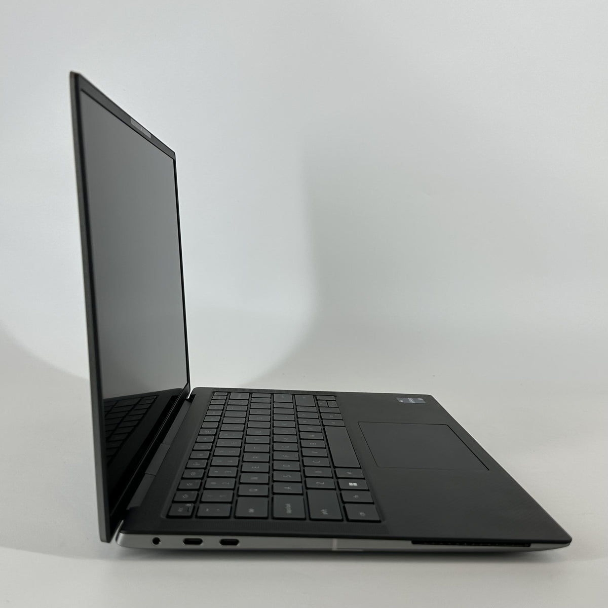 Dell Precision 5470 14 Gray 2.5 GHz Intel Core i9 12th Gen. 32GB RAM