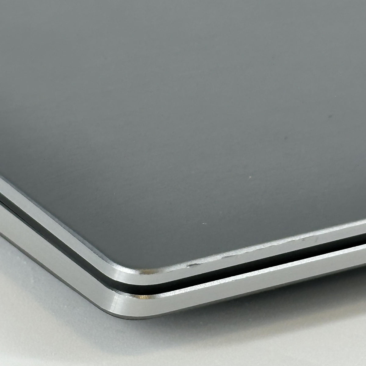 Dell Latitude 9420 (2-in-1) 14 Gray 3.0 GHz Intel Core i7 11th Gen.
