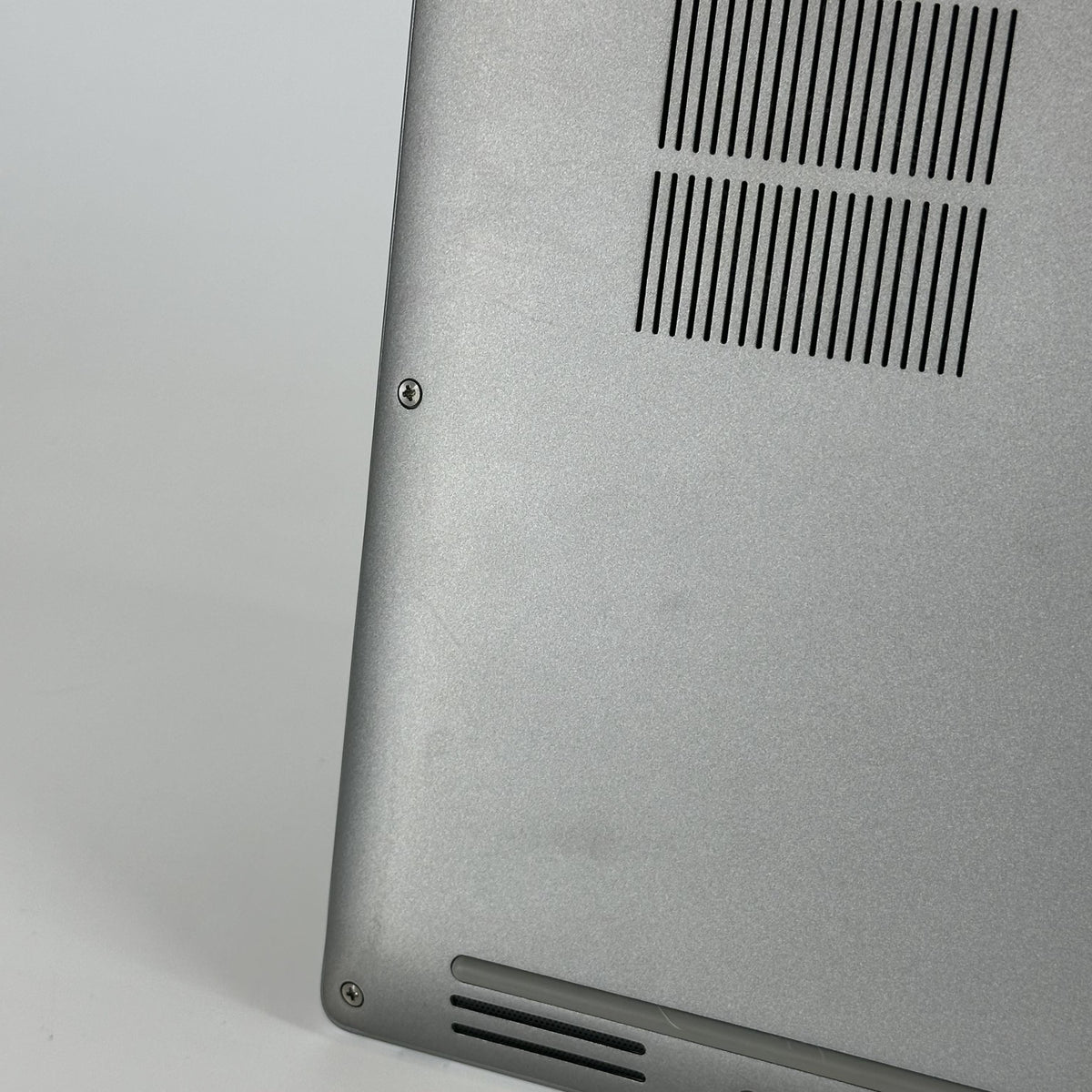 Dell Latitude 9420 (2-in-1) 14 Gray 3.0 GHz Intel Core i7 11th Gen.