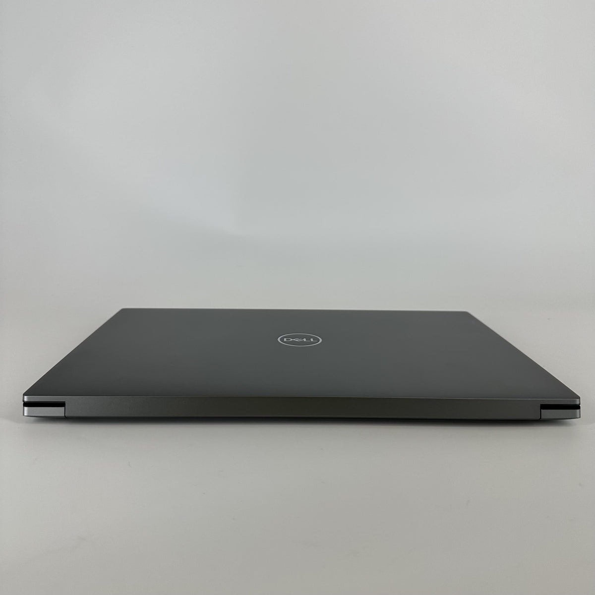 Dell Precision 5570 15.6 Gray 2.4 GHz Intel Core i7 12th Gen. 32GB