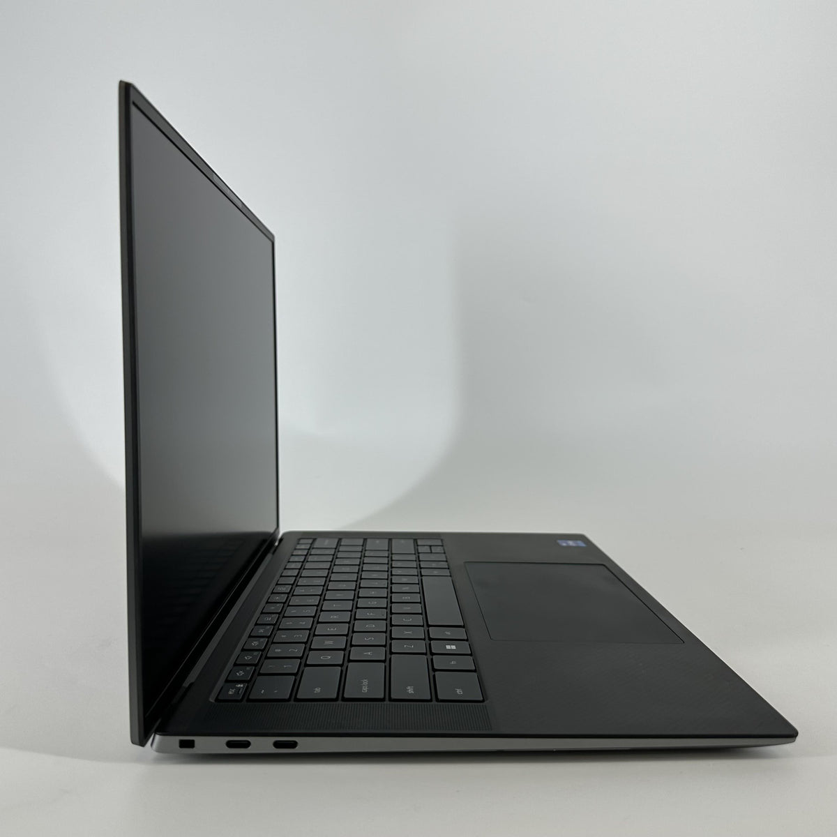 Dell Precision 5570 15.6 Gray 2.4 GHz Intel Core i7 12th Gen. 32GB