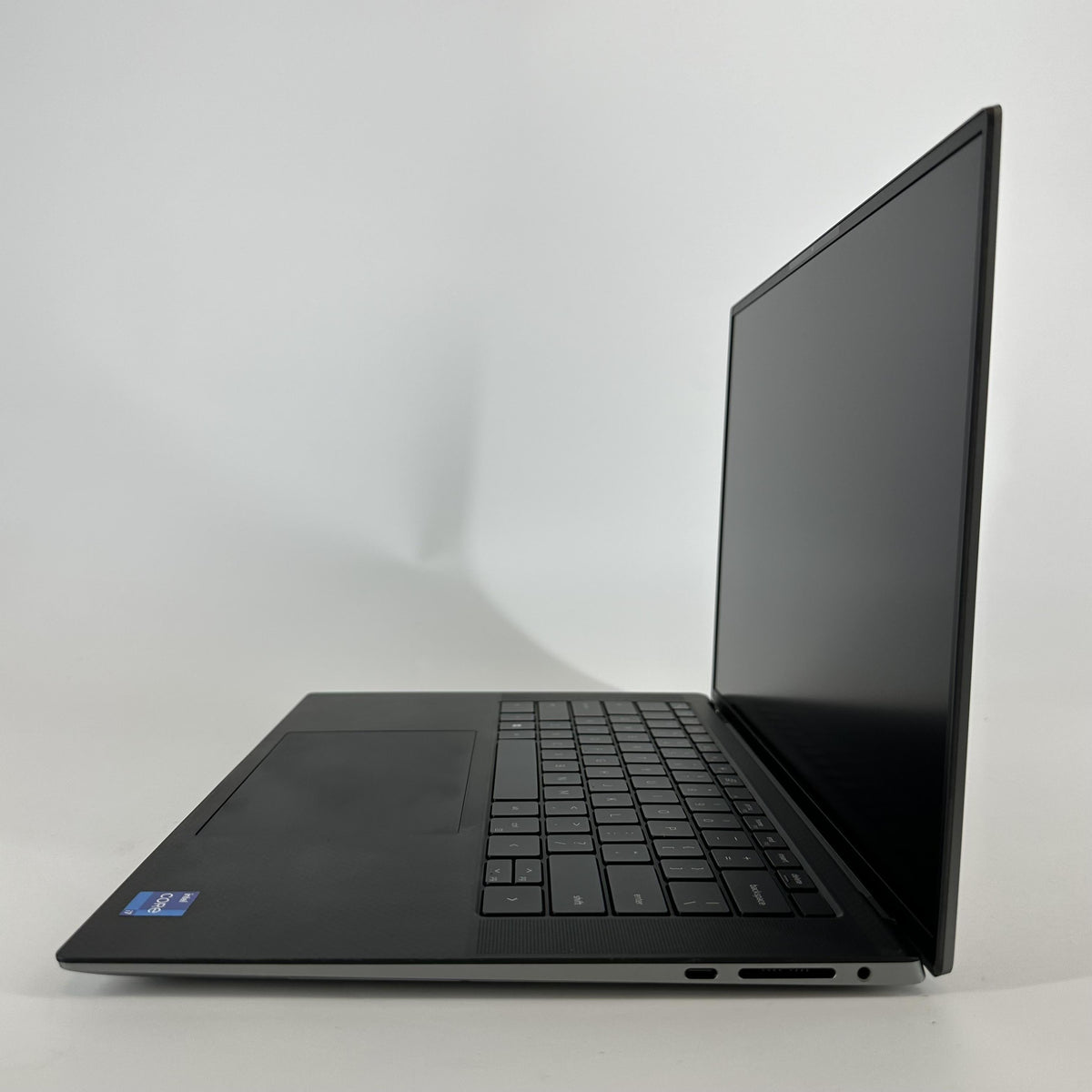 Dell Precision 5570 15.6 Gray 2.4 GHz Intel Core i7 12th Gen. 32GB