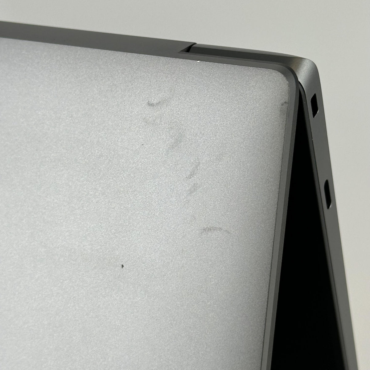 Dell Precision 5690 16 Gray 3.8 GHz Intel Core Ultra 7 32GB RAM 1TB
