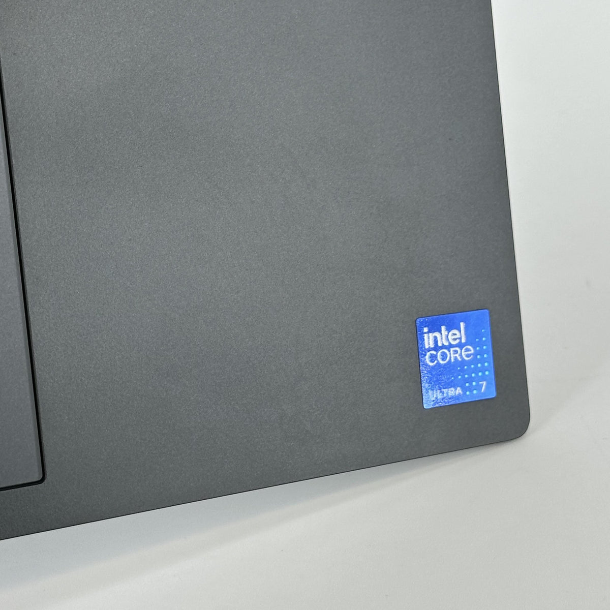 Dell Precision 5690 16 Gray 3.8 GHz Intel Core Ultra 7 32GB RAM 1TB