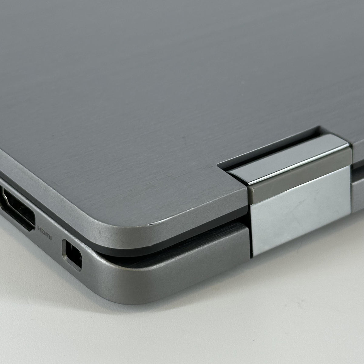 Dell Latitude 7430 (2-in-1) 14 Gray 1.8 GHz Intel Core i7 12th Gen.
