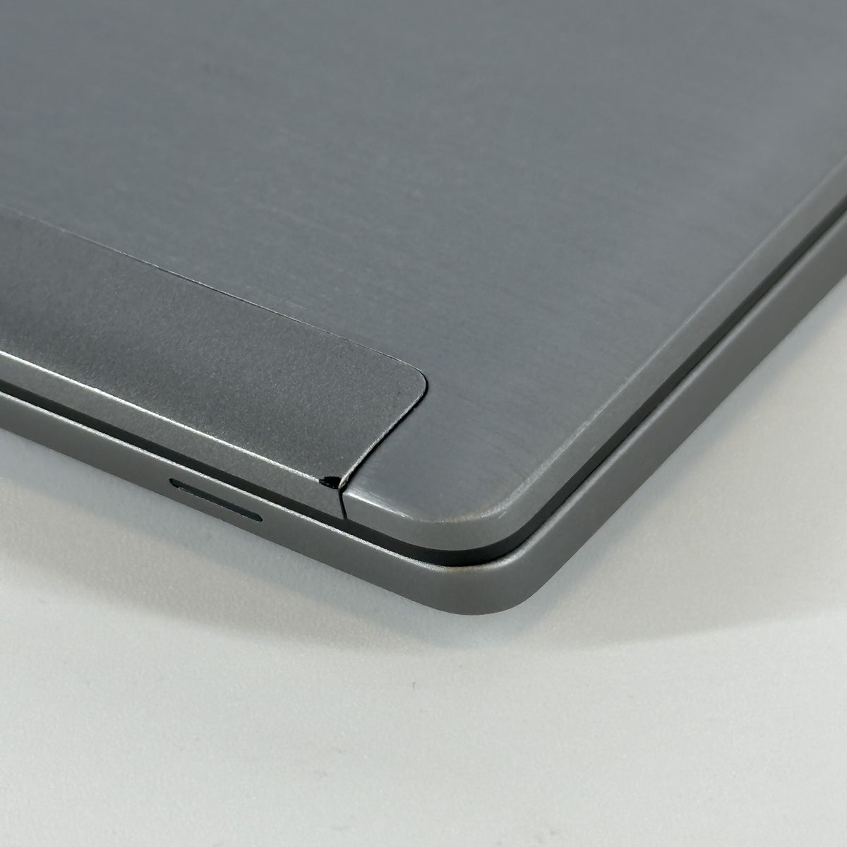 Dell Latitude 7430 (2-in-1) 14 Gray 1.8 GHz Intel Core i7 12th Gen.