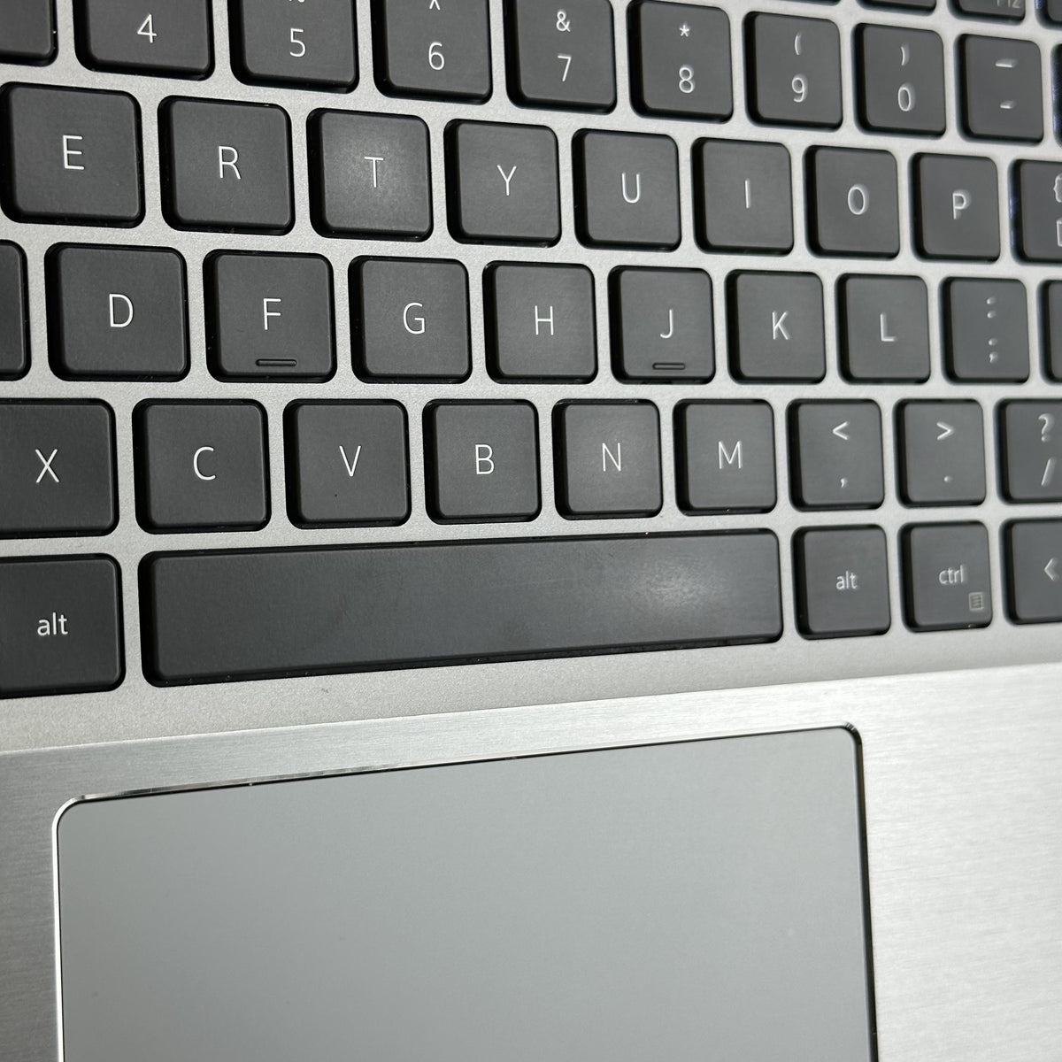 Dell Latitude 7430 (2-in-1) 14 Gray 1.8 GHz Intel Core i7 12th Gen.