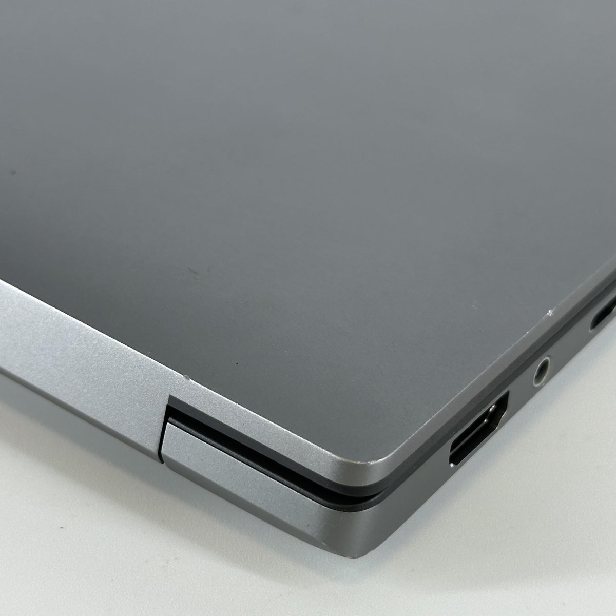 Dell Precision 5690 16 Gray 2.5 GHz Intel Core Ultra 9 64GB RAM 1TB