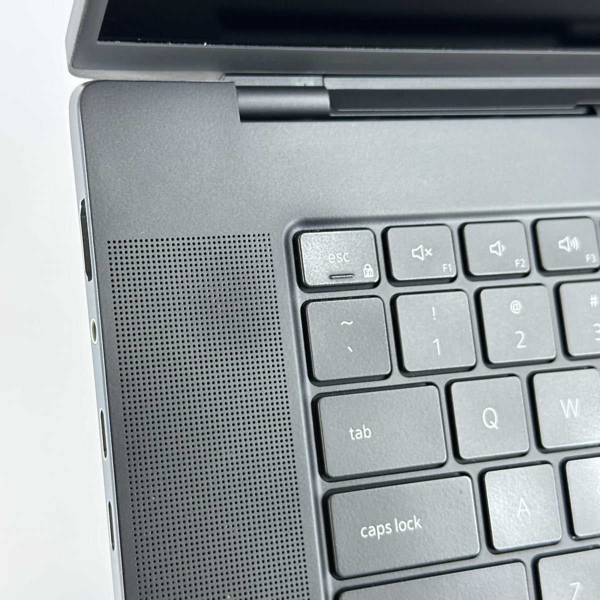 Dell Precision 5690 16 Gray 2.5 GHz Intel Core Ultra 9 64GB RAM 1TB