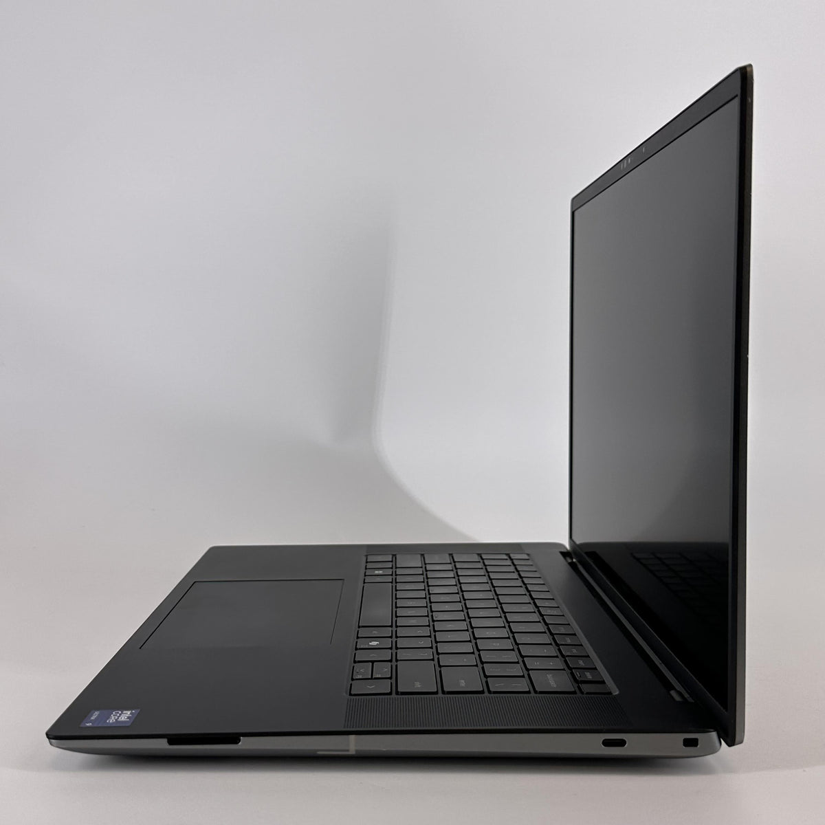 Dell Precision 5690 16 Gray 2.5 GHz Intel Core Ultra 9 64GB RAM 1TB