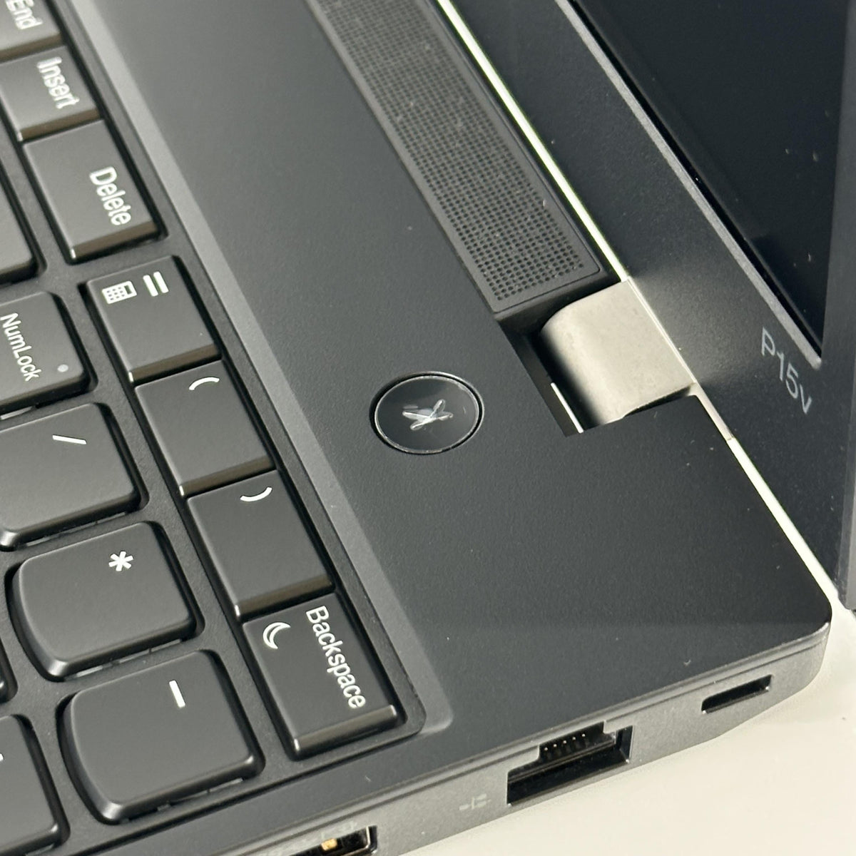 Lenovo ThinkPad P15v Gen 3 Black 3.2 GHz AMD Ryzen 7 Pro 6850H 32GB