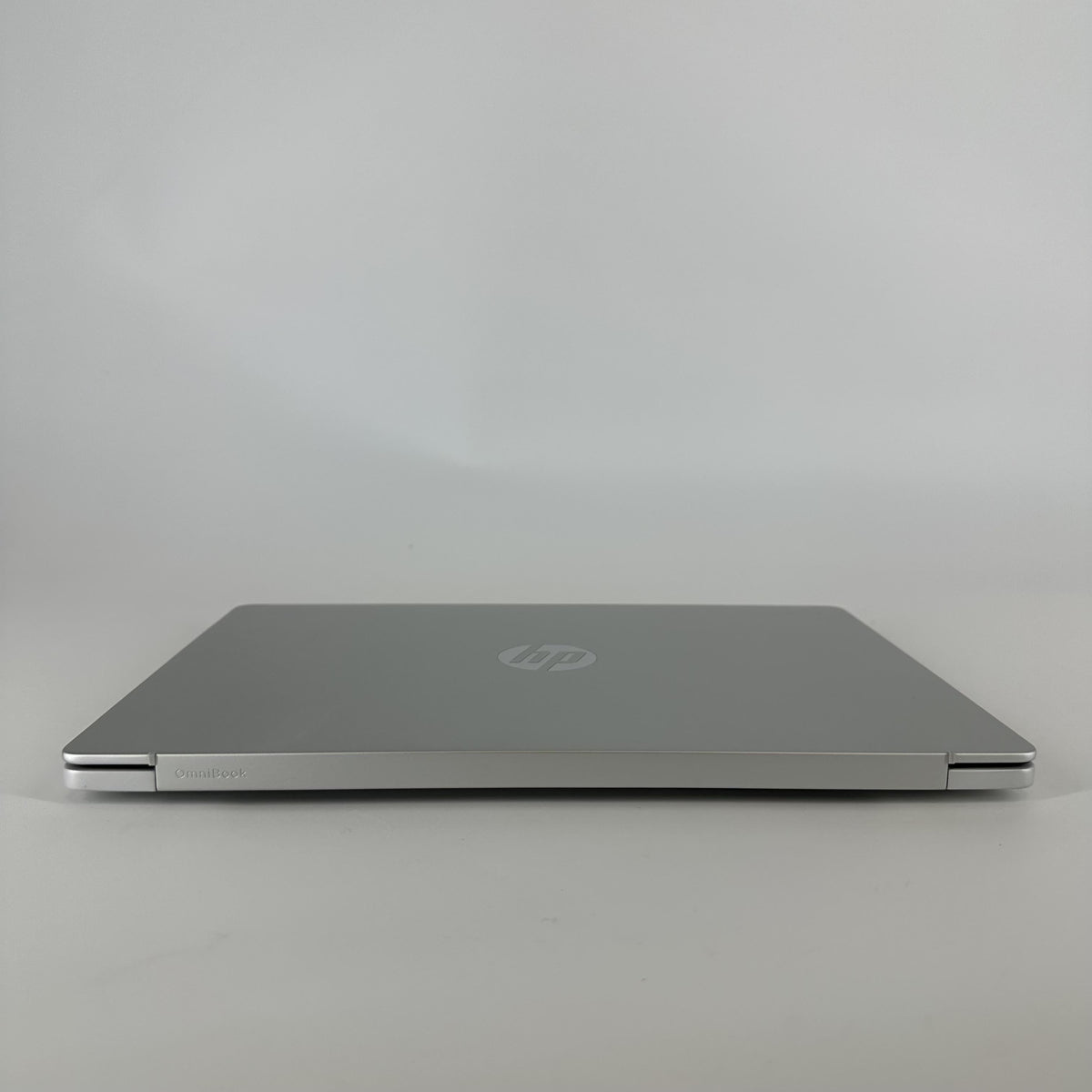 HP OmniBook 5 14 Glacier Silver 3.2 GHz Qualcomm Snapdragon X Plus
