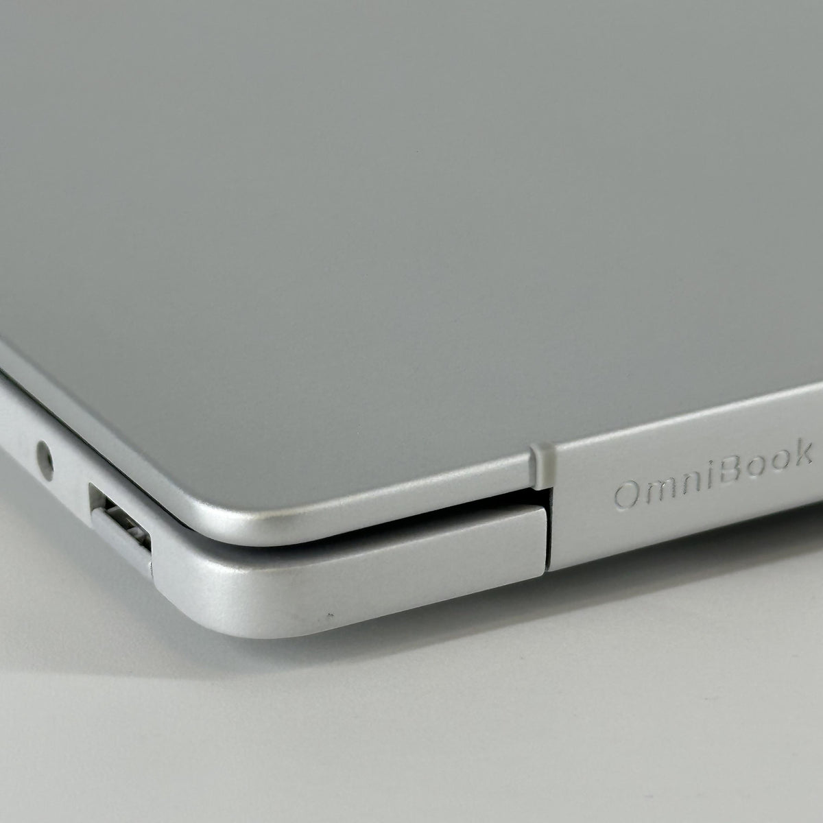 HP OmniBook 5 14 Glacier Silver 3.2 GHz Qualcomm Snapdragon X Plus