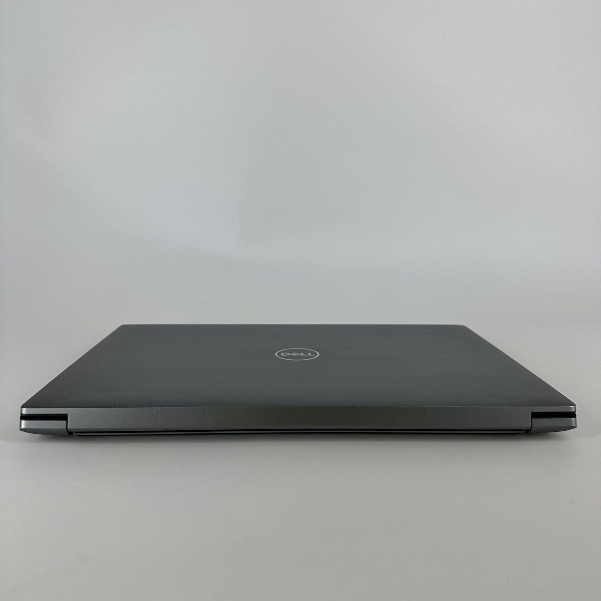 Dell Precision 5680 16 Gray 2.5 GHz Intel Core i7 13th Gen. 32GB RAM