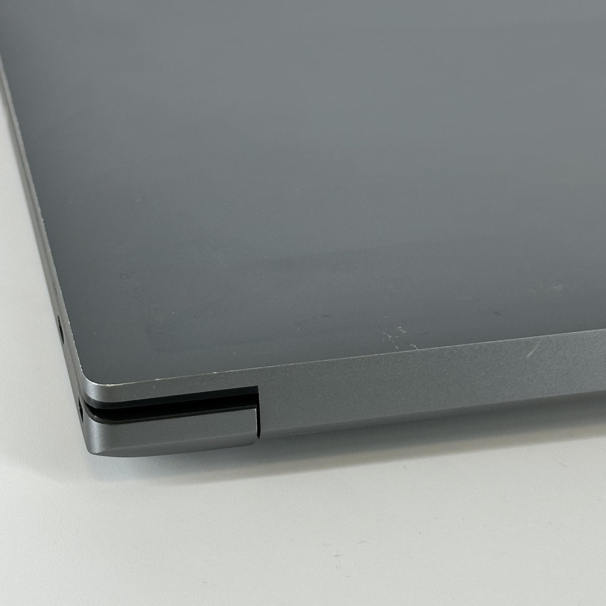Dell Precision 5680 16 Gray 2.5 GHz Intel Core i7 13th Gen. 32GB RAM