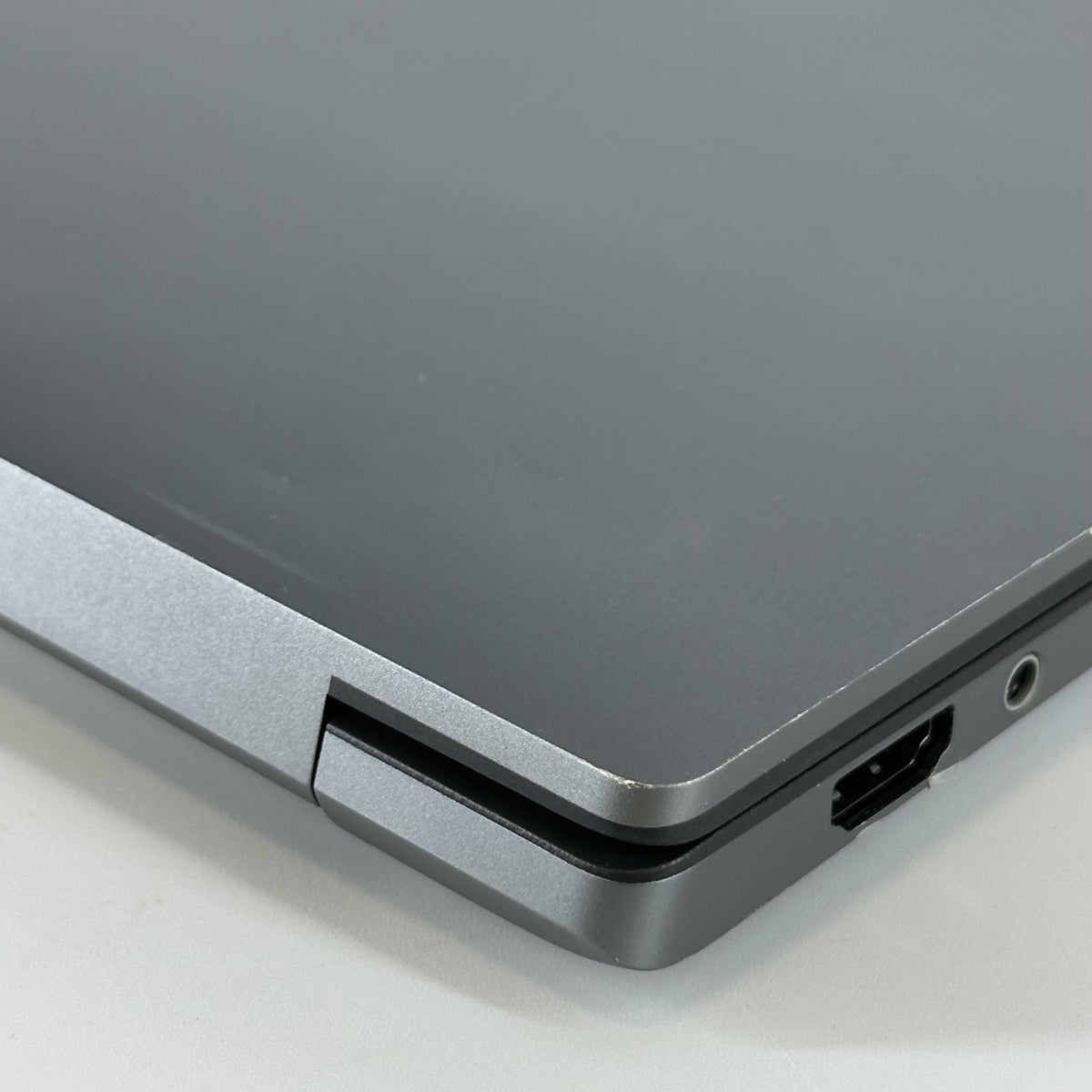 Dell Precision 5680 16 Gray 2.5 GHz Intel Core i7 13th Gen. 32GB RAM