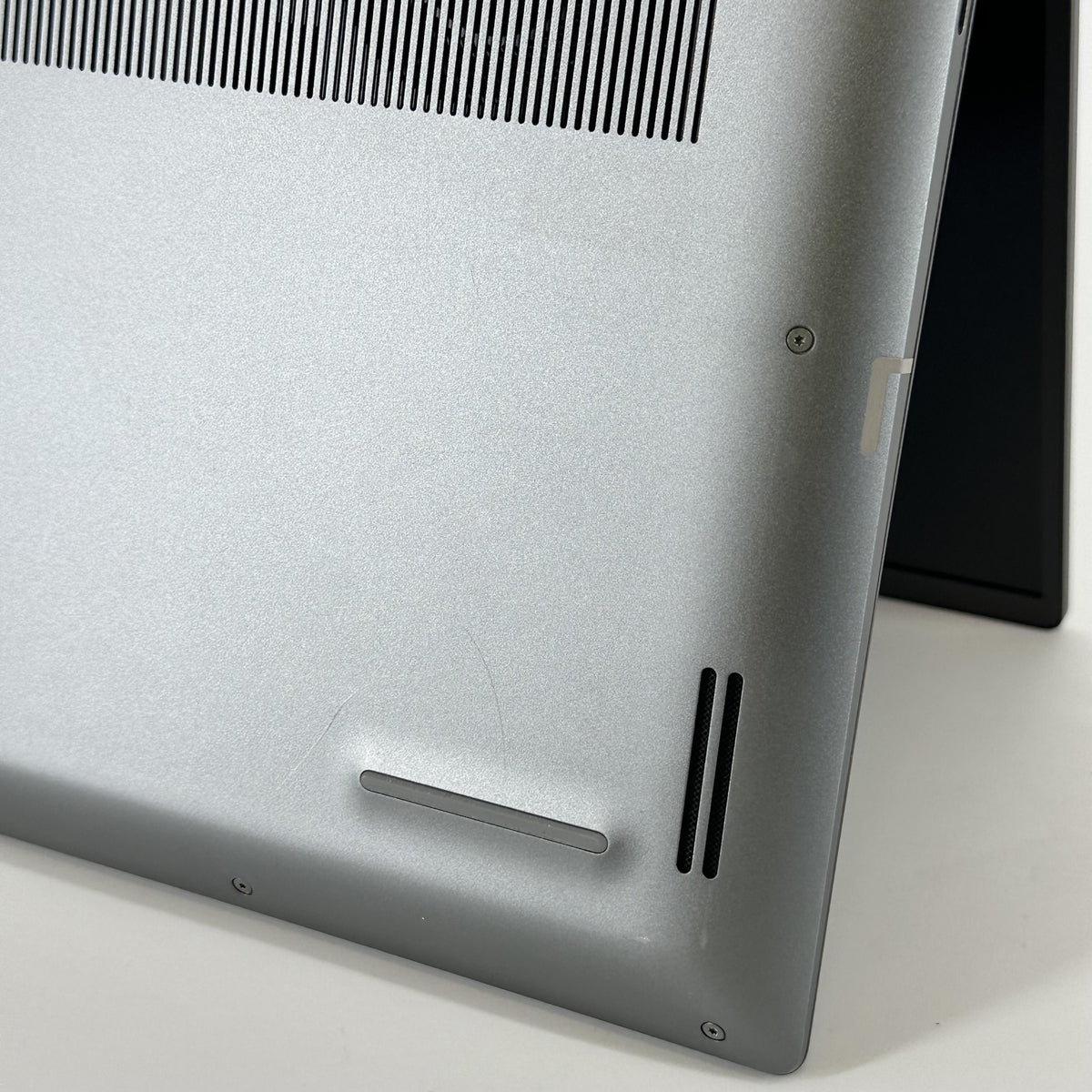 Dell Precision 5680 16 Gray 2.5 GHz Intel Core i7 13th Gen. 32GB RAM