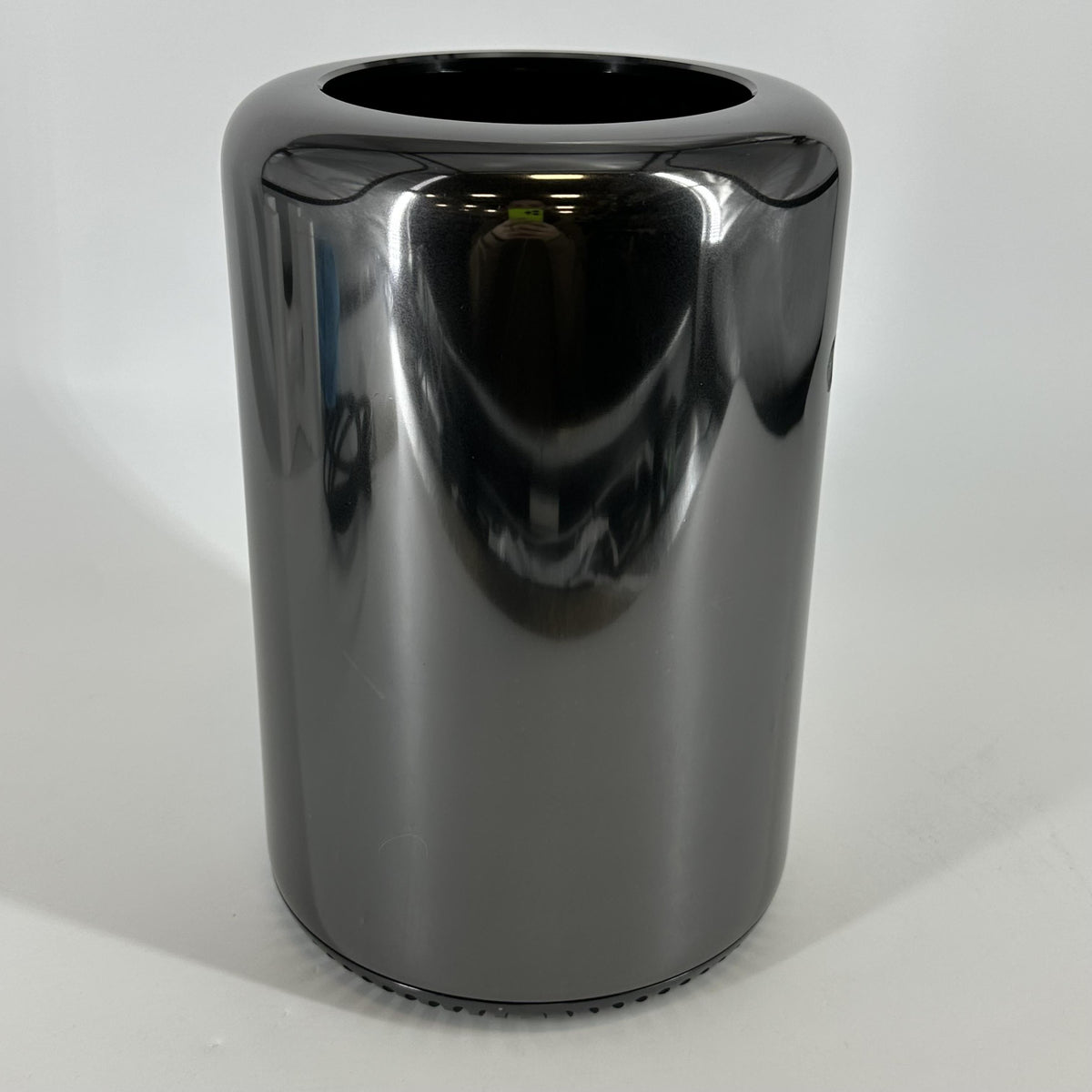 Apple Mac Pro Late 2013 Black 3.5 GHz 6-Core Intel Xeon E5 64GB RAM