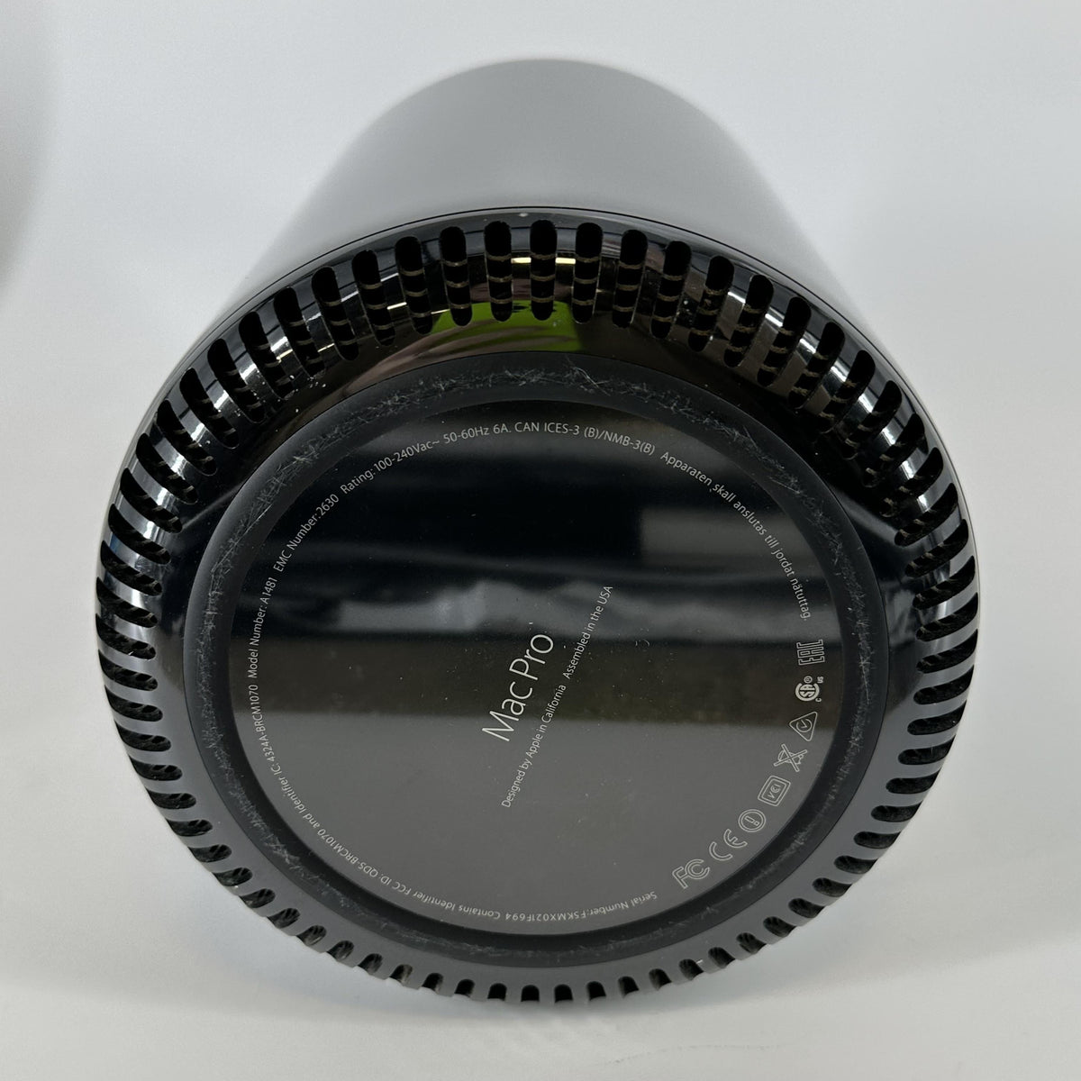 Apple Mac Pro Late 2013 Black 3.5 GHz 6-Core Intel Xeon E5 64GB RAM