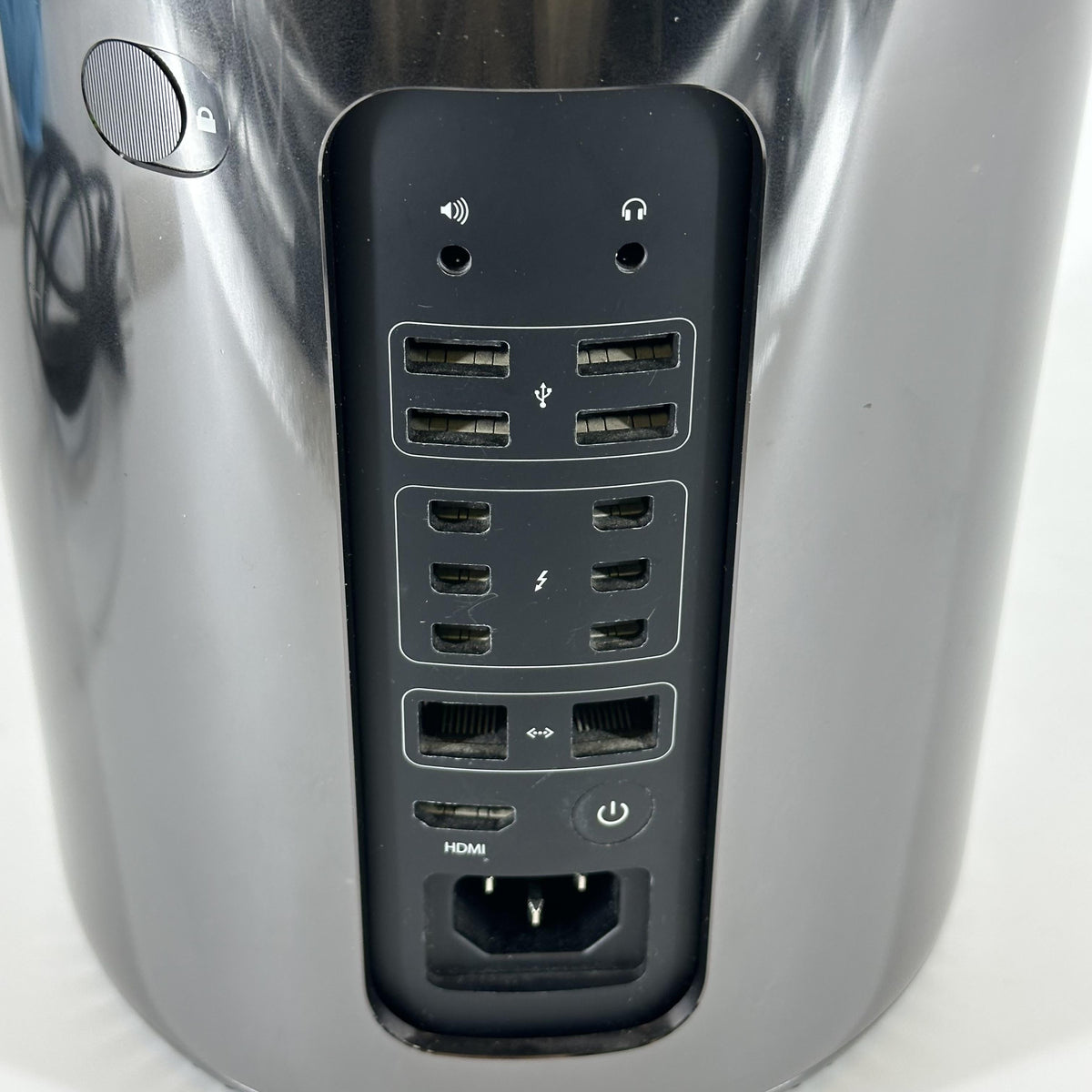 Apple Mac Pro Late 2013 Black 3.5 GHz 6-Core Intel Xeon E5 64GB RAM