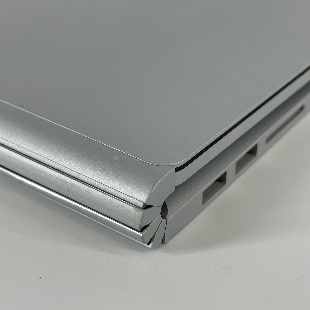 Microsoft Surface Book 3 13.5 Silver 1.3 GHz Intel Core i7 10th Gen.