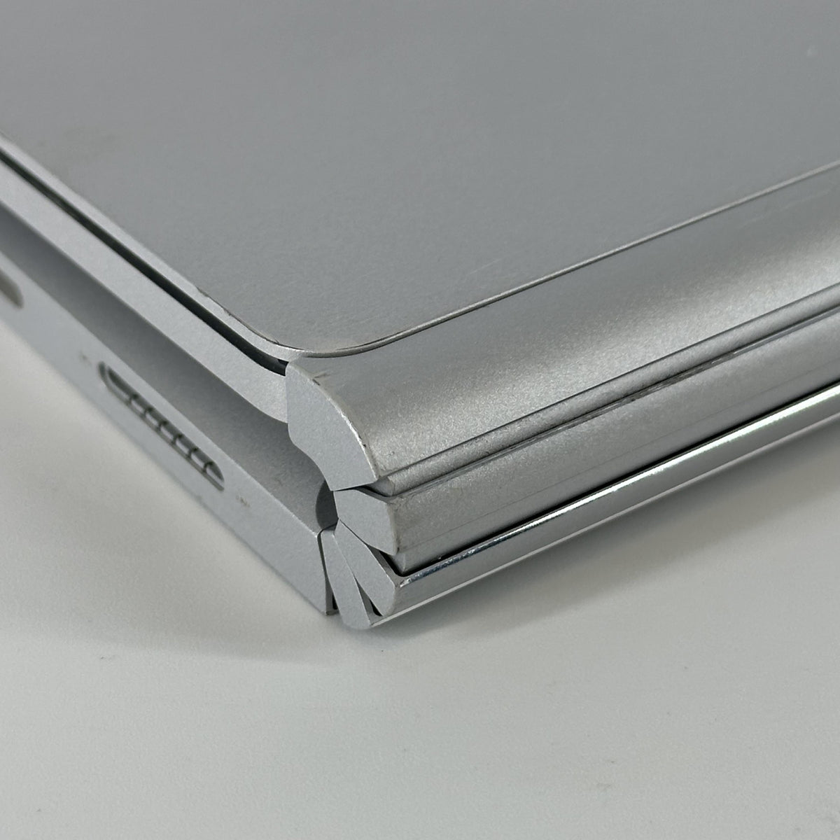Microsoft Surface Book 3 13.5 Silver 1.3 GHz Intel Core i7 10th Gen.