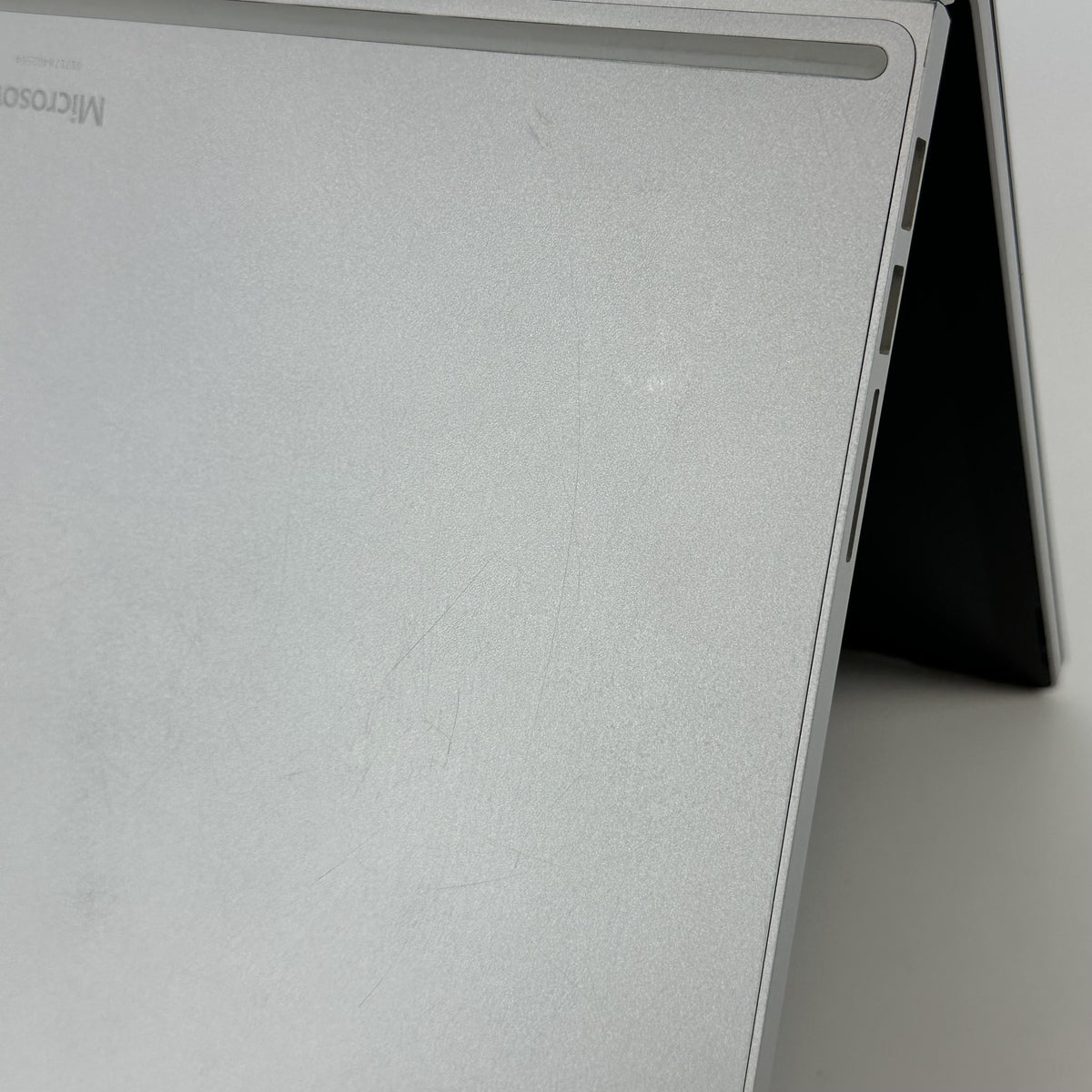 Microsoft Surface Book 3 13.5 Silver 1.3 GHz Intel Core i7 10th Gen.