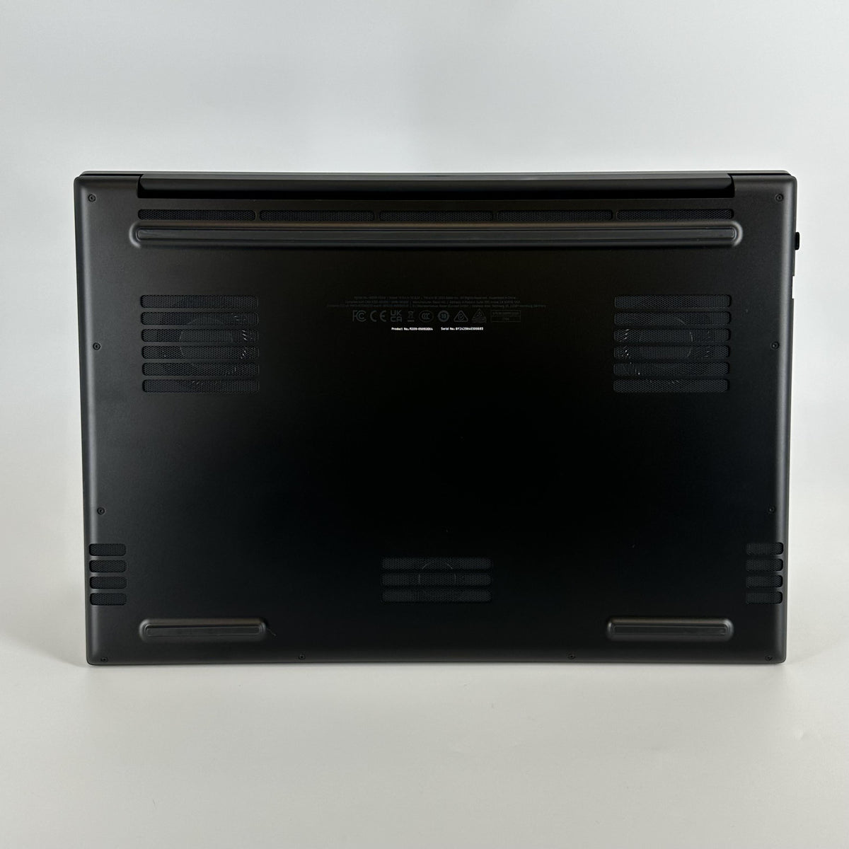 Razer Blade 18 2024 Black 2.2 GHz Intel Core i9 14th Gen. 32GB RAM
