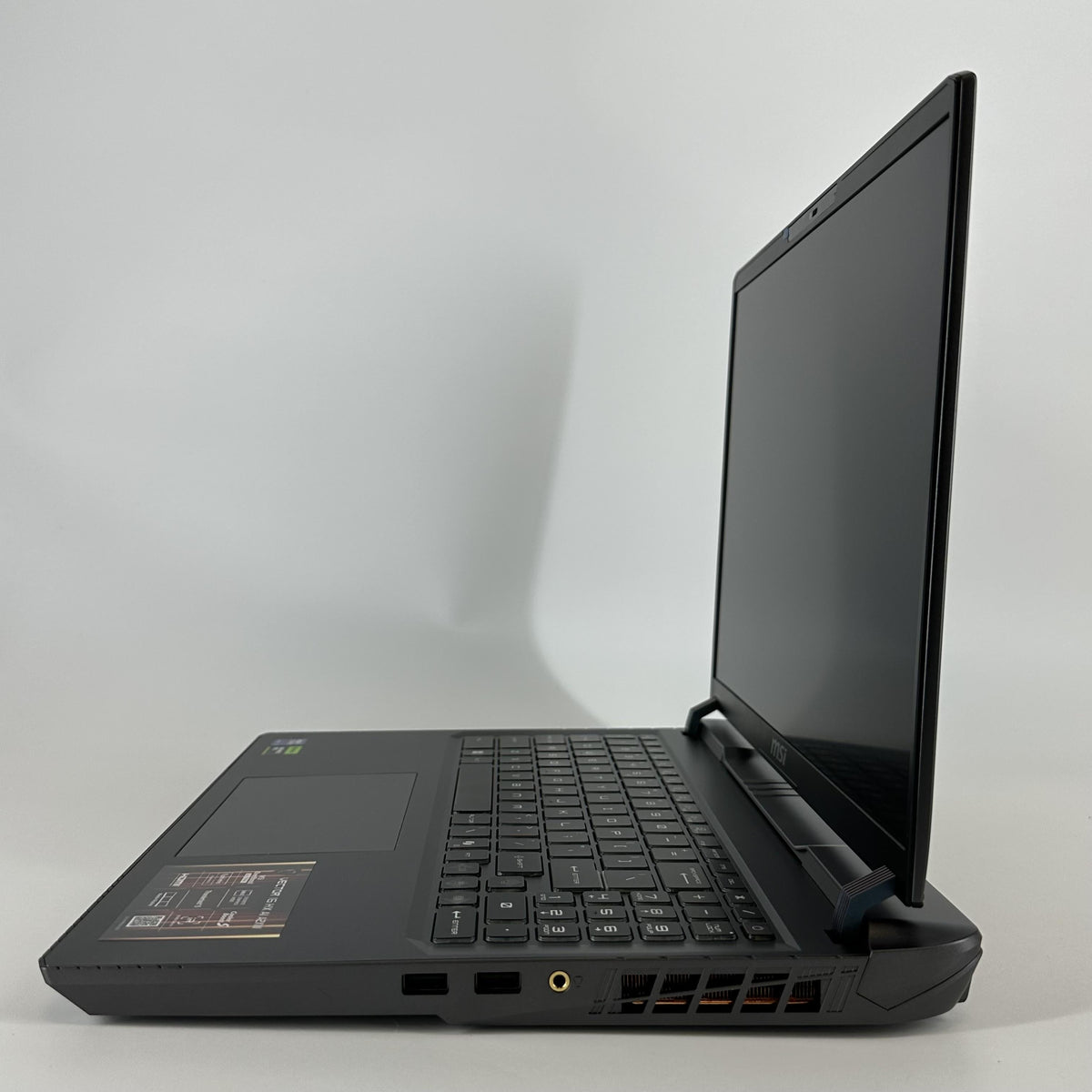 MSI Vector 16 HX AI 16 Gray 2.4 GHz Intel Core Ultra 7 Series 2 16GB