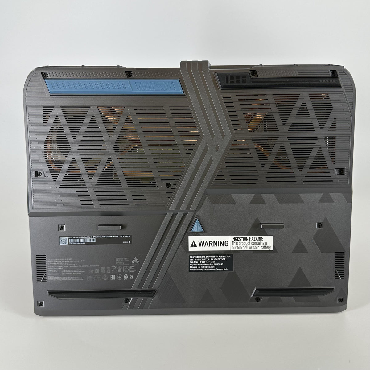MSI Vector 16 HX AI 16 Gray 2.4 GHz Intel Core Ultra 7 Series 2 16GB