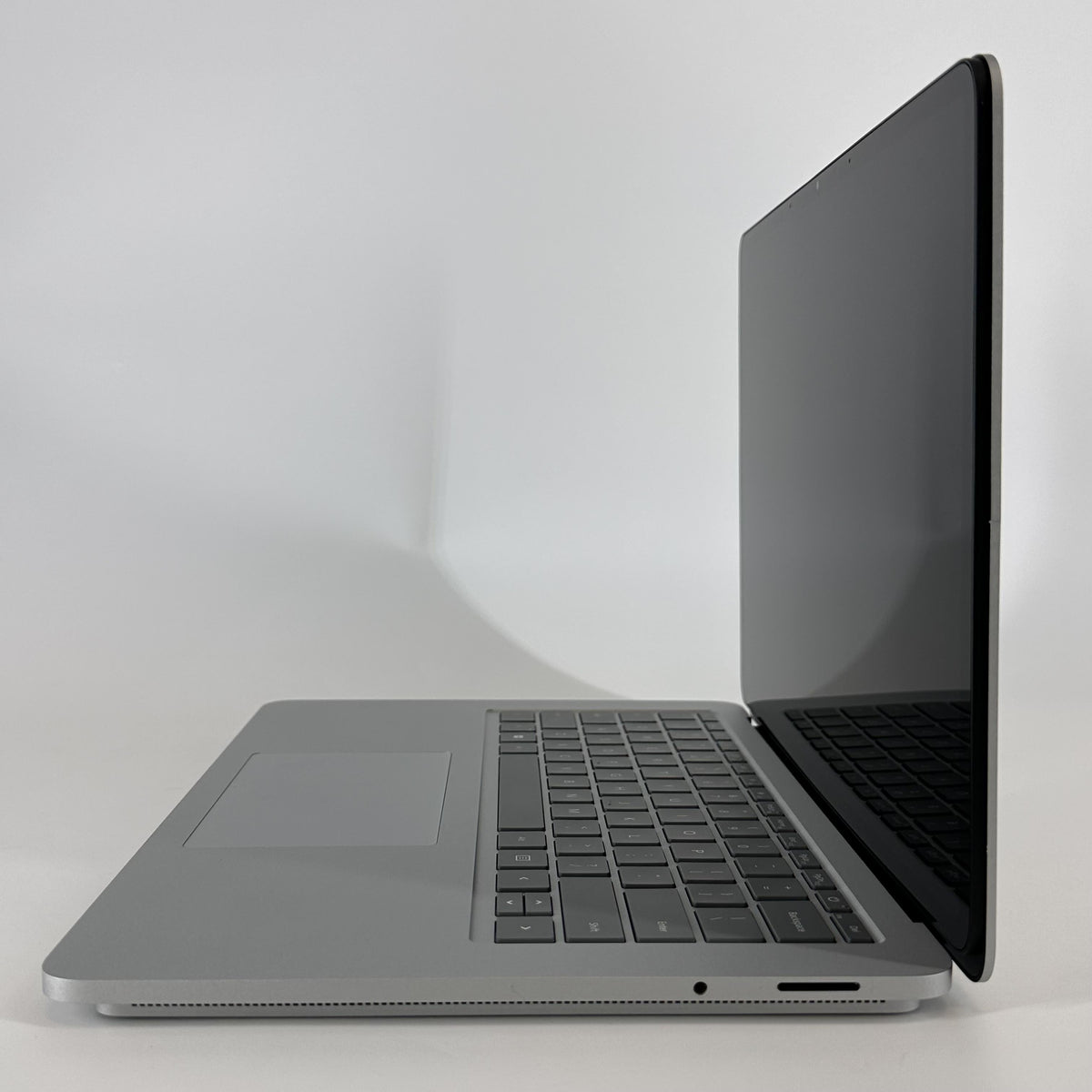 Microsoft Surface Laptop Studio 14.4 Silver 3.3 GHz Intel Core i7