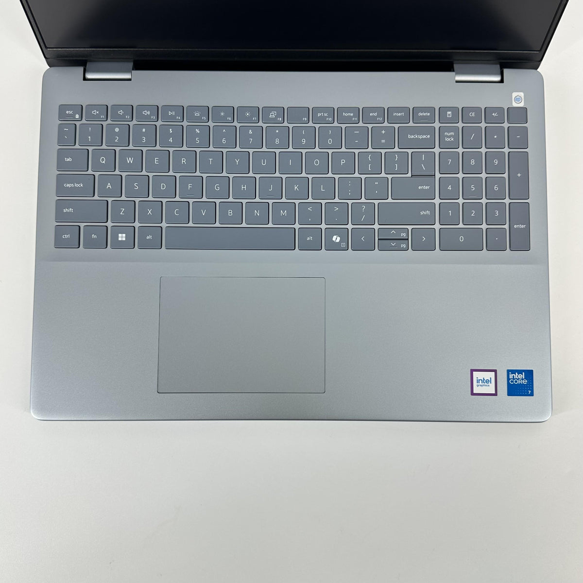 Dell Inspiron 5640 16 Silver 1.8 GHz Intel Core 7 16GB RAM 1TB Solid
