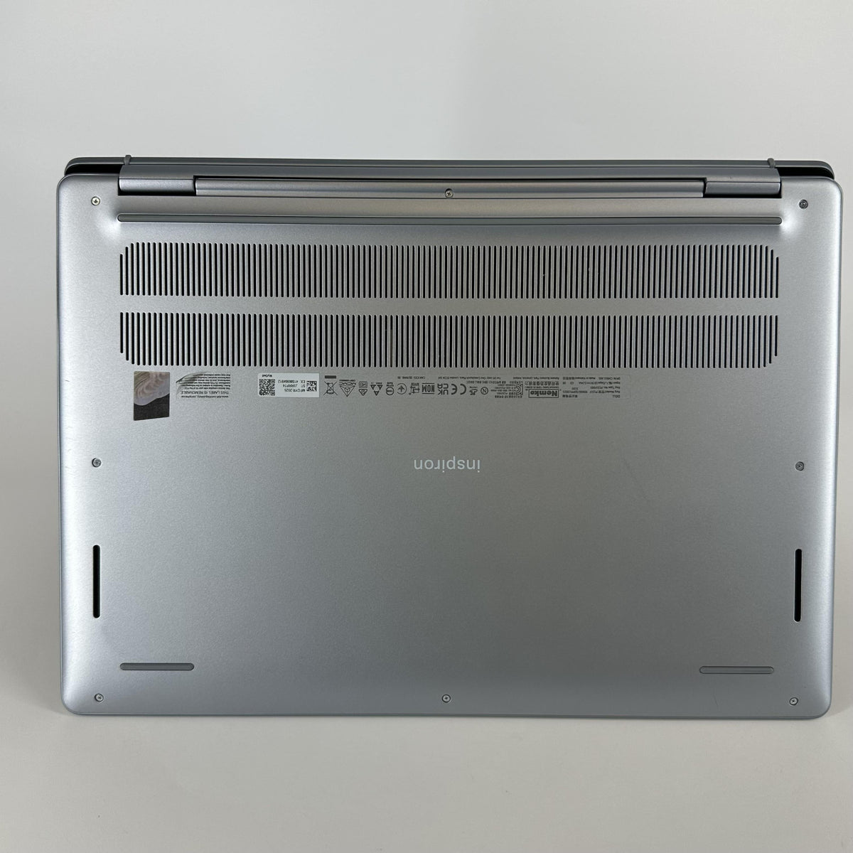 Dell Inspiron 5640 16 Silver 1.8 GHz Intel Core 7 16GB RAM 1TB Solid