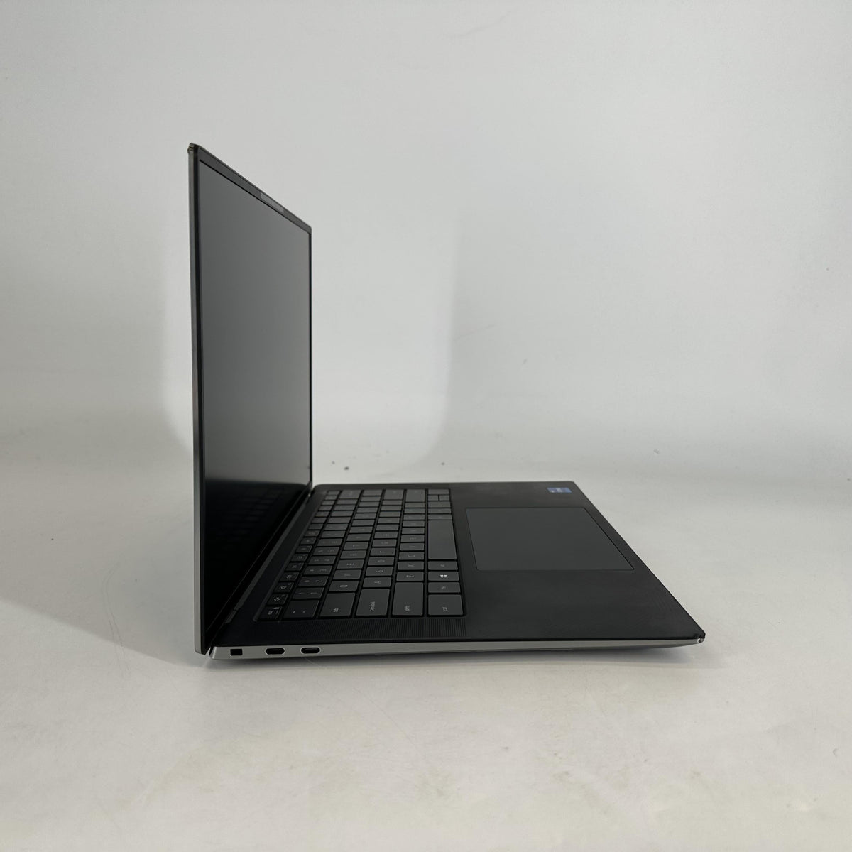 Dell Precision 5560 15.6 Gray 2.3 GHz Intel Core i7 11th Gen. 16GB