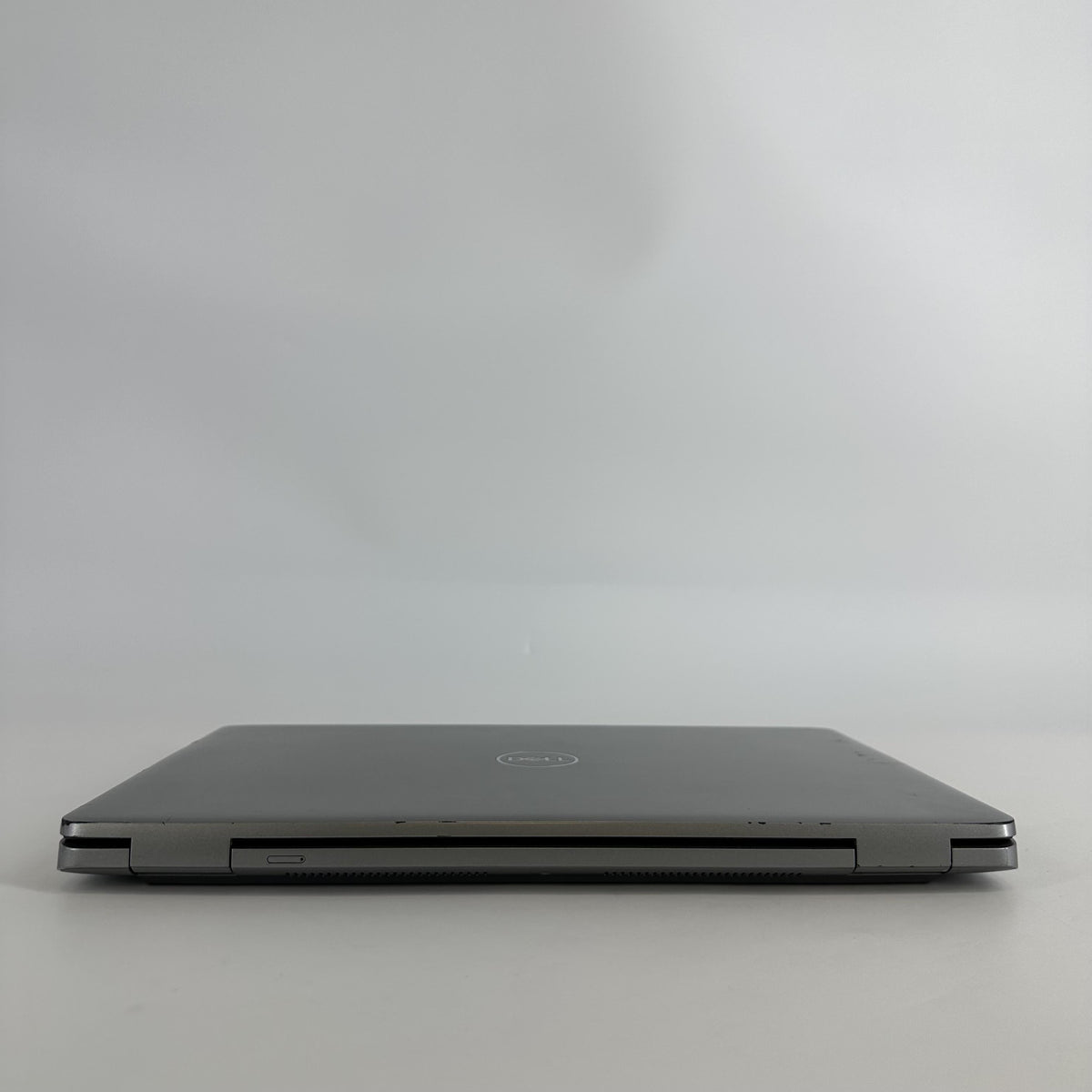Dell Latitude 5540 15.6 Gray 1.7 GHz Intel Core i7 13th Gen. 32GB RAM