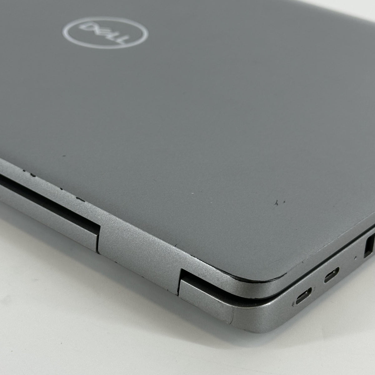 Dell Latitude 5540 15.6 Gray 1.7 GHz Intel Core i7 13th Gen. 32GB RAM