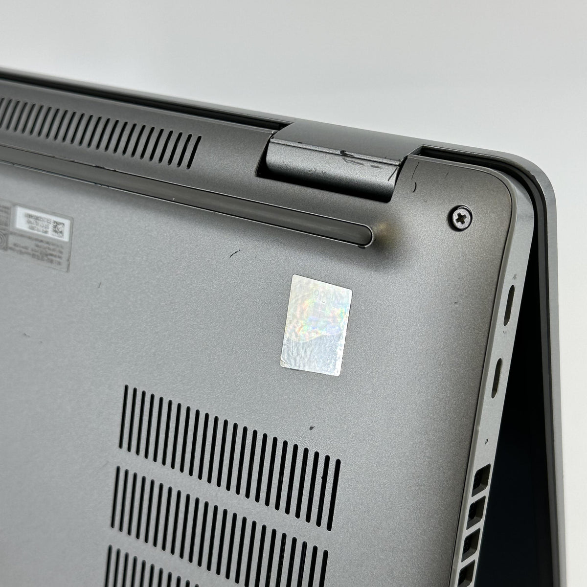 Dell Latitude 5540 15.6 Gray 1.7 GHz Intel Core i7 13th Gen. 32GB RAM