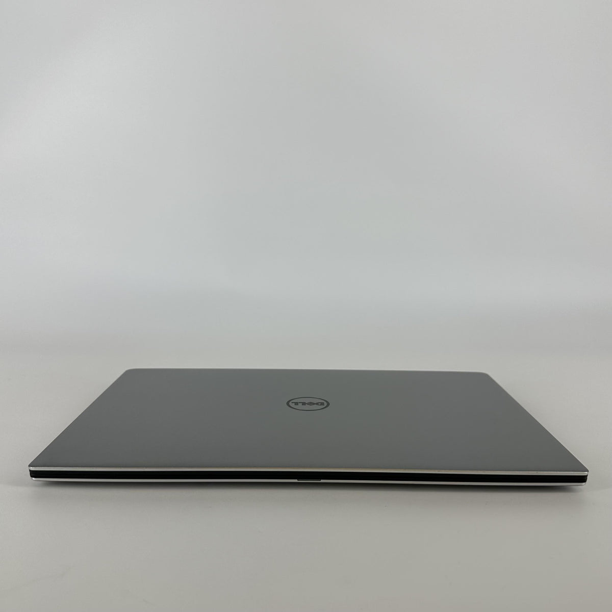 Dell XPS 13 9360 Silver 1.8 GHz Intel Core i7 8th Gen. 16GB RAM 512GB