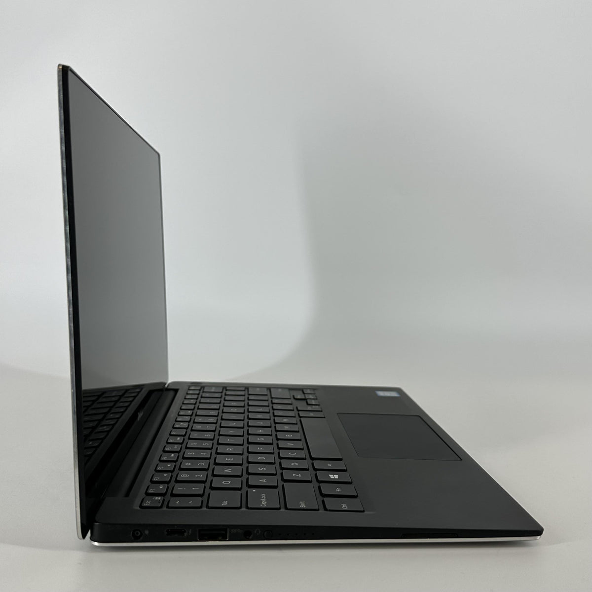 Dell XPS 13 9360 Silver 1.8 GHz Intel Core i7 8th Gen. 16GB RAM 512GB