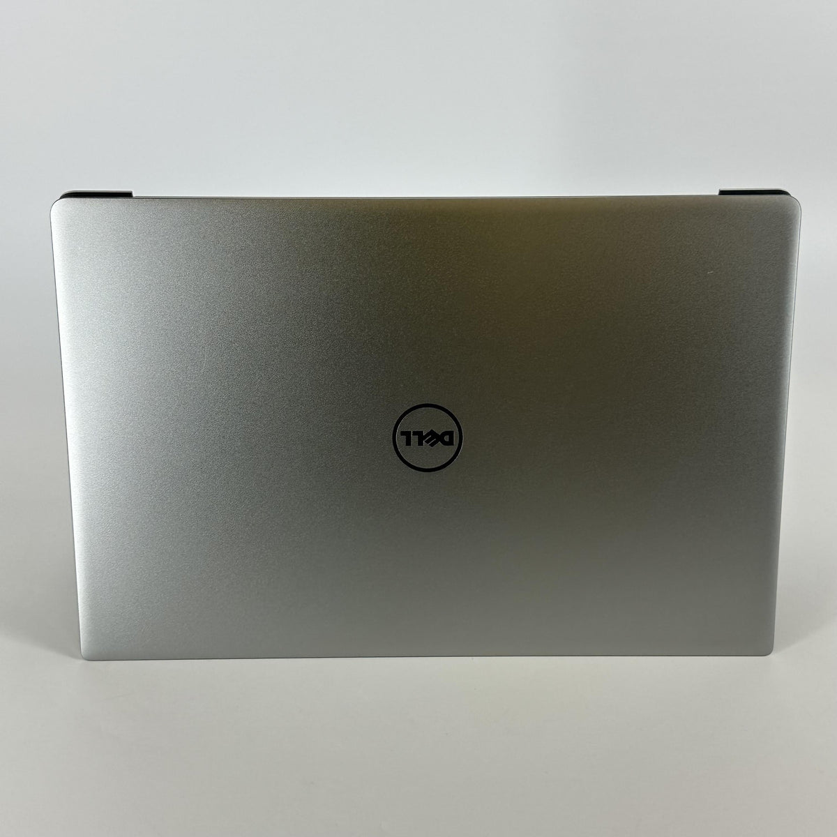Dell XPS 13 9360 Silver 1.8 GHz Intel Core i7 8th Gen. 16GB RAM 512GB