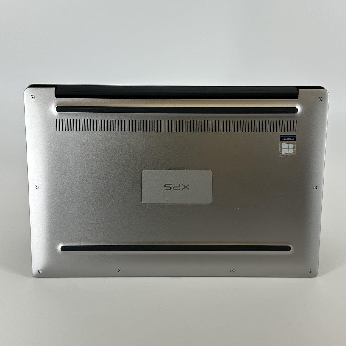 Dell XPS 13 9360 Silver 1.8 GHz Intel Core i7 8th Gen. 16GB RAM 512GB