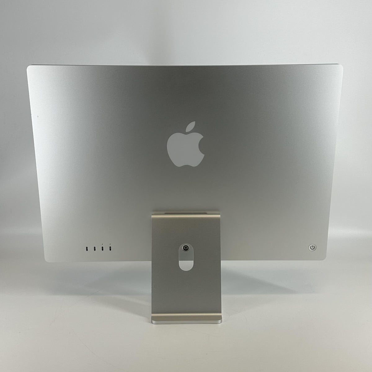 Apple iMac 24 2023 Silver 4.06 GHz M3 8-Core CPU 8GB Unified Memory