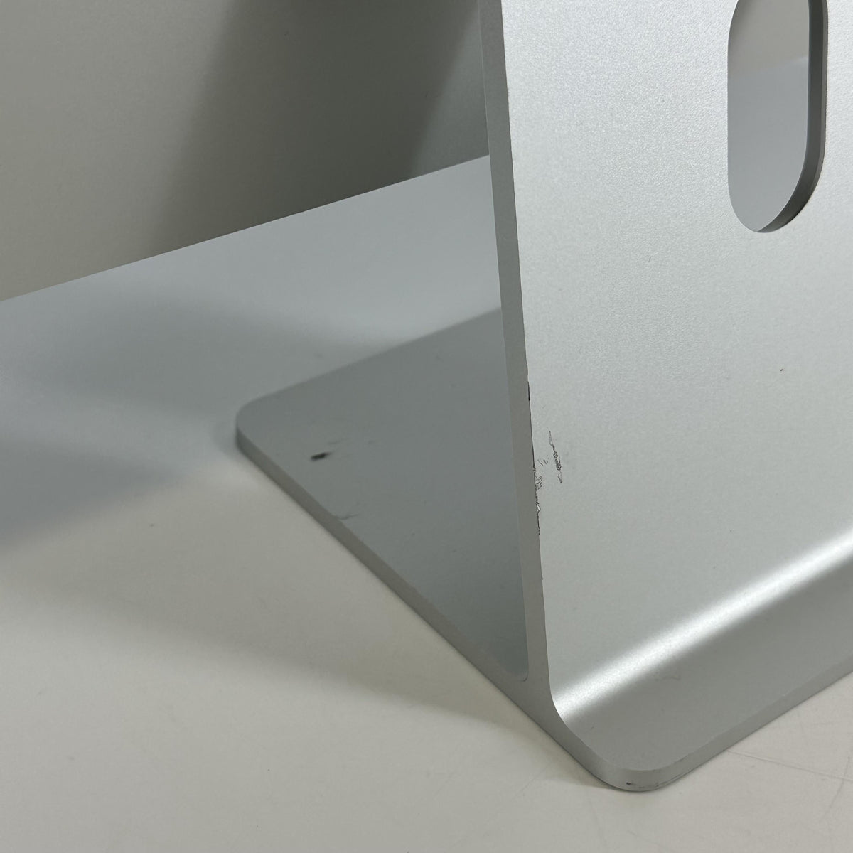 Apple iMac 24 2023 Silver 4.06 GHz M3 8-Core CPU 8GB Unified Memory